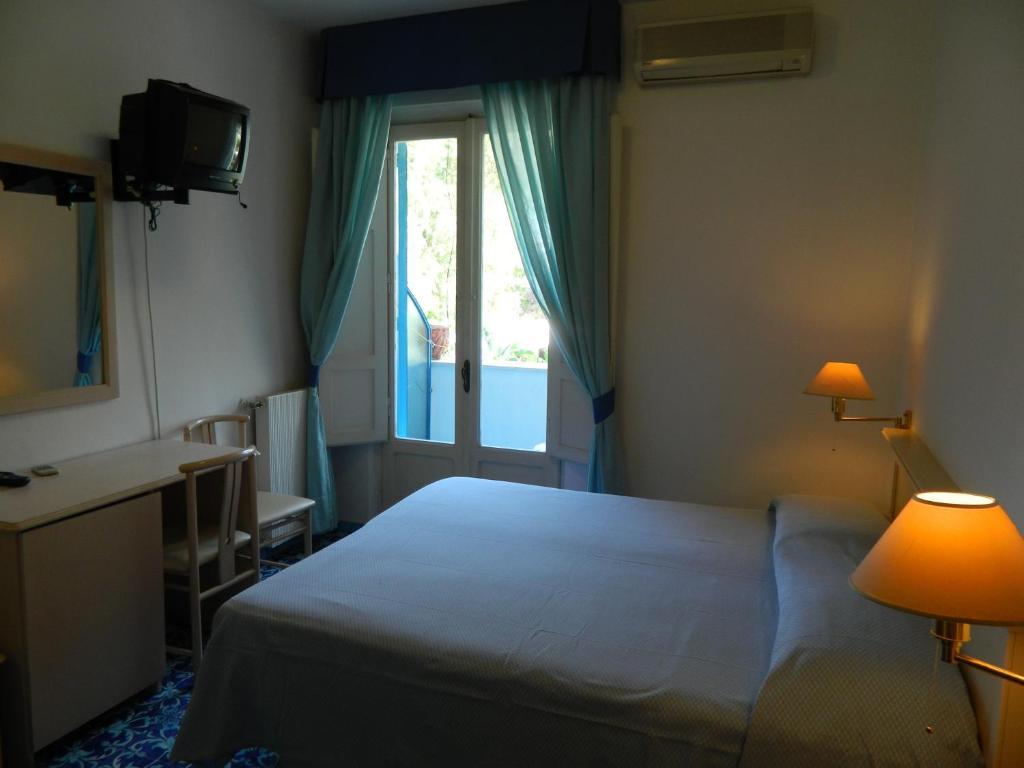 Hotel Villa Hermosa Ischia Exterior photo
